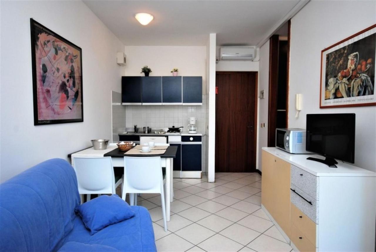 Residenza Rubin Lägenhet Lignano Sabbiadoro Exteriör bild