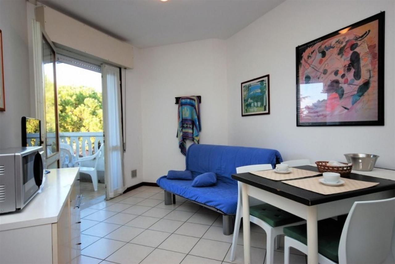 Residenza Rubin Lägenhet Lignano Sabbiadoro Exteriör bild