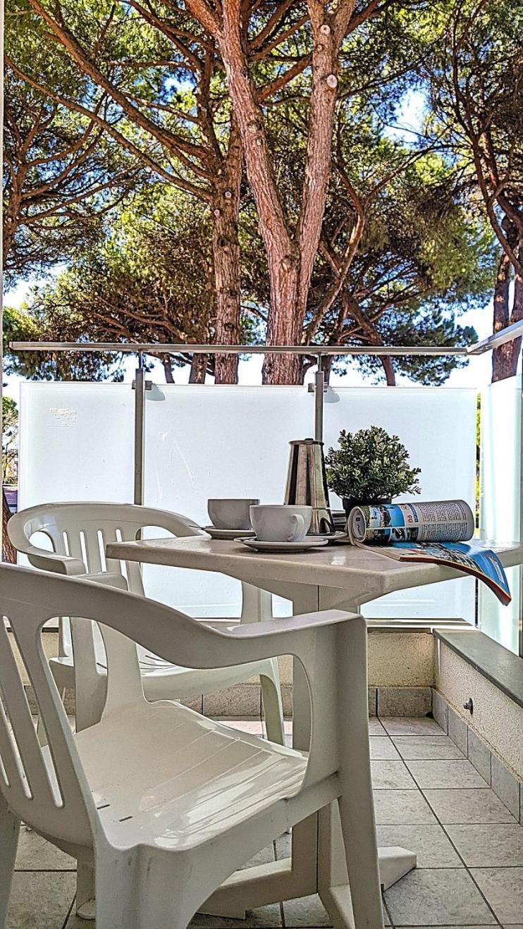 Residenza Rubin Lägenhet Lignano Sabbiadoro Exteriör bild